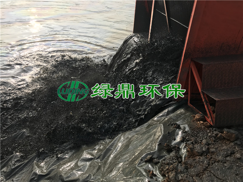 带式压滤机清理河道淤泥，龙阳湖清淤工程一期工程 12