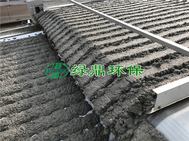 带式压滤机清理河道淤泥，龙阳湖清淤工程一期工程 6
