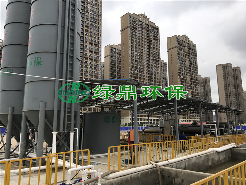 带式压滤机清理河道淤泥，龙阳湖清淤工程一期工程 3